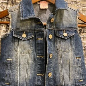 Soho Blue denim jean vest Pre-owned size 7 girls